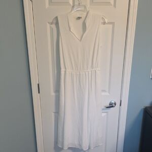 Anne Klein Flowy And Flaired White Sleeveless Midi Dress